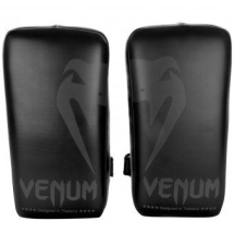 Пэды Venum Giant Kick Pads Black/Black (пара) Пэды Venum Giant Kick Pads Black/Black (пара)