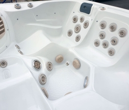 Гидромассажный спа-бассейн JNJ Spas Storm SPA-637, фото 4 Гидромассажный спа-бассейн JNJ Spas Storm SPA-637, фото 4